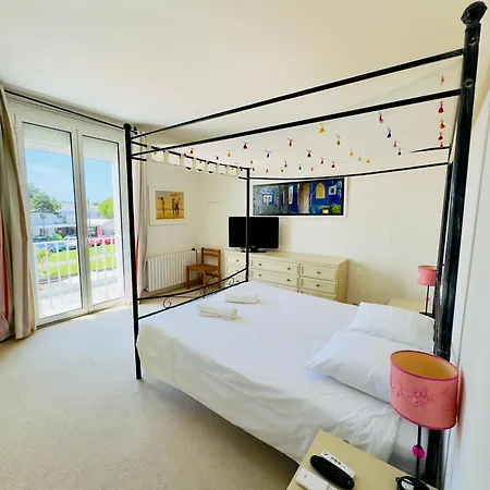 New! Face A La Plage De Pontaillac *