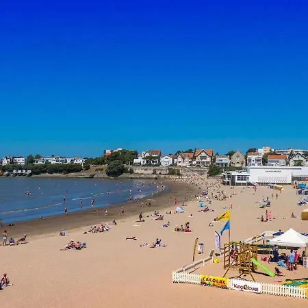 New! Face A La Plage De Pontaillac *